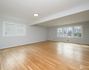 796 Inman Avenue - Photo Thumbnail 12