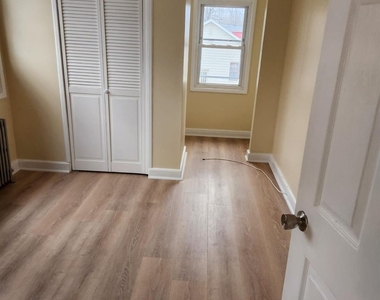 307 2nd Street - Photo Thumbnail 3