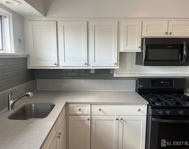 110 Oak Tree Avenue - Photo Thumbnail 1