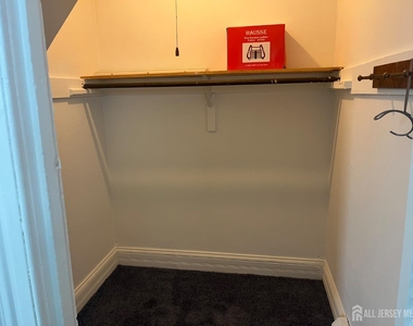 110 Oak Tree Avenue - Photo Thumbnail 7