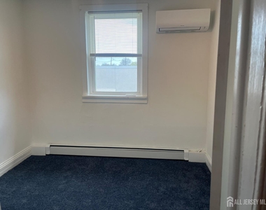 110 Oak Tree Avenue - Photo Thumbnail 8
