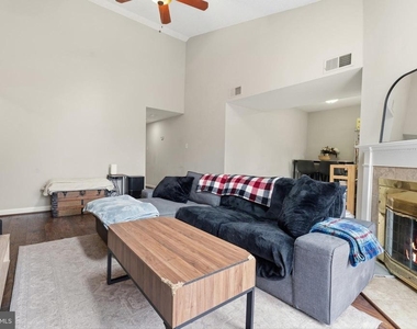 12219 Stevenson Court - Photo Thumbnail 5