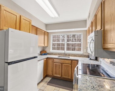 12219 Stevenson Court - Photo Thumbnail 6