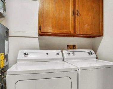 12219 Stevenson Court - Photo Thumbnail 8