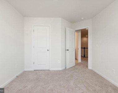 42482 Dogwood Glen Square - Photo Thumbnail 24