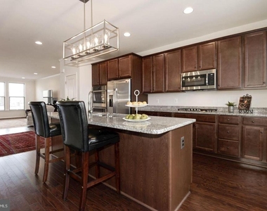 42482 Dogwood Glen Square - Photo Thumbnail 11