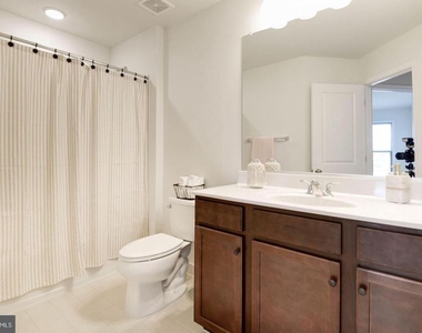 42482 Dogwood Glen Square - Photo Thumbnail 25