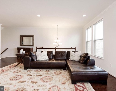 42482 Dogwood Glen Square - Photo Thumbnail 9