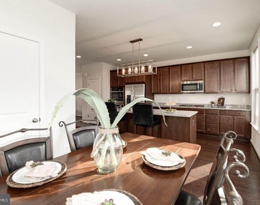 42482 Dogwood Glen Square - Photo Thumbnail 16