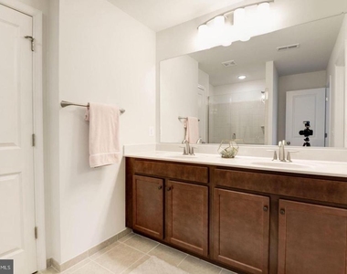 42482 Dogwood Glen Square - Photo Thumbnail 21