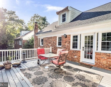 2617 E Maple Street - Photo Thumbnail 10