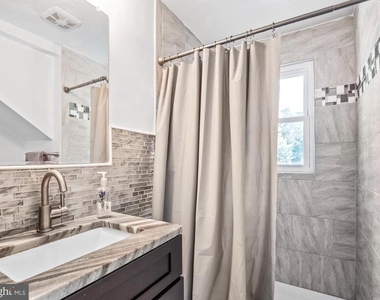 2617 E Maple Street - Photo Thumbnail 8