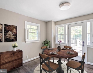2617 E Maple Street - Photo Thumbnail 3