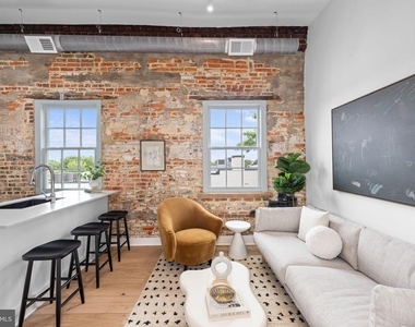 901 King Street - Photo Thumbnail 1