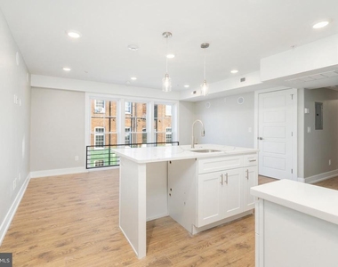 2304 N 9th Street - Photo Thumbnail 2
