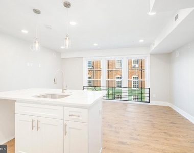 2304 N 9th Street - Photo Thumbnail 1