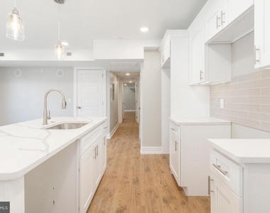 2304 N 9th Street - Photo Thumbnail 4