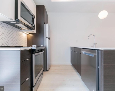 1250 N Taney Street - Photo Thumbnail 5