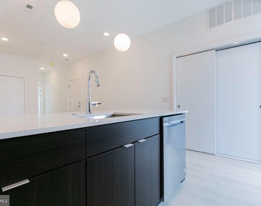 1250 N Taney Street - Photo Thumbnail 6