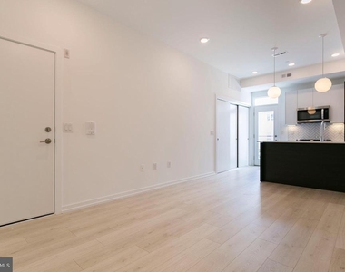 1250 N Taney Street - Photo Thumbnail 1