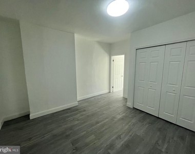 6021 Market Street - Photo Thumbnail 6