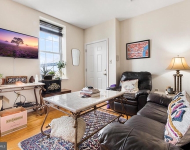 321 N Front Street - Photo Thumbnail 2