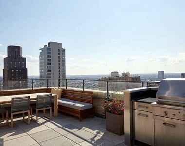 1616 Walnut Street - Photo Thumbnail 10