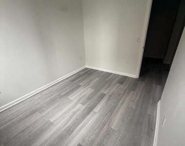 112 E Huntingdon Street - Photo Thumbnail 2