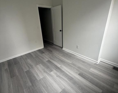 112 E Huntingdon Street - Photo Thumbnail 3