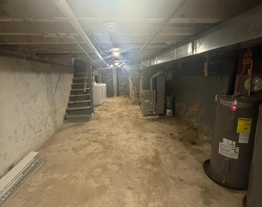 112 E Huntingdon Street - Photo Thumbnail 9