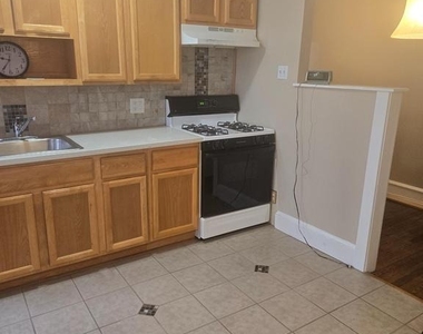5345 W Berks Street - Photo Thumbnail 4
