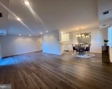 1637 Oakwood Drive - Photo Thumbnail 6