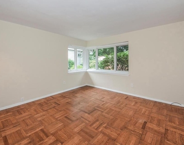 8104 Heacock Lane - Photo Thumbnail 12