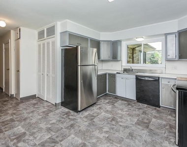 8104 Heacock Lane - Photo Thumbnail 6