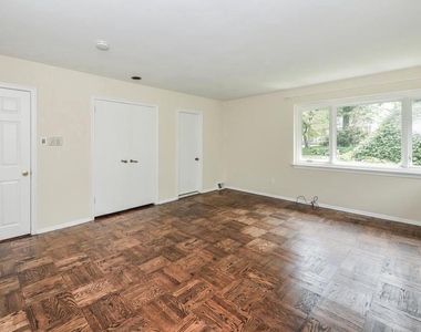 8104 Heacock Lane - Photo Thumbnail 13