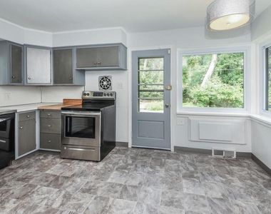 8104 Heacock Lane - Photo Thumbnail 7