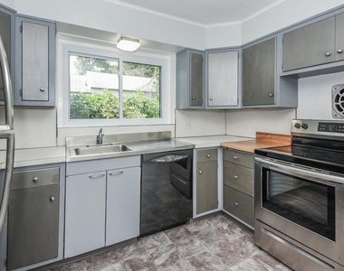 8104 Heacock Lane - Photo Thumbnail 8