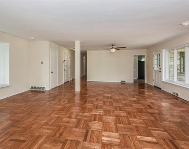 8104 Heacock Lane - Photo Thumbnail 5
