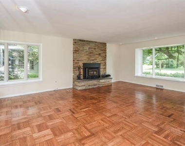 8104 Heacock Lane - Photo Thumbnail 4