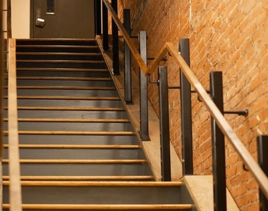 437 W Grant Street - Photo Thumbnail 7