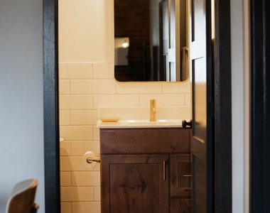 437 W Grant Street - Photo Thumbnail 5