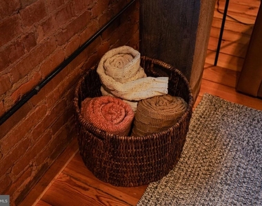 437 W Grant Street - Photo Thumbnail 3