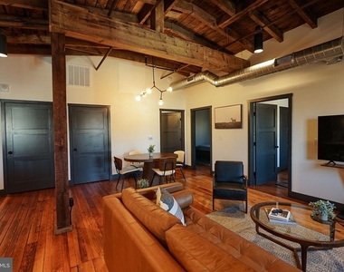 437 W Grant Street - Photo Thumbnail 2