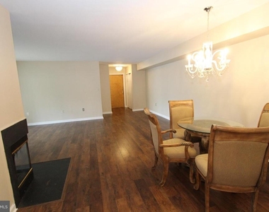 110 Biscayne Court - Photo Thumbnail 5