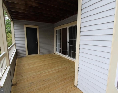 110 Biscayne Court - Photo Thumbnail 8