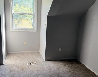 30 Chandler Street - Photo Thumbnail 6