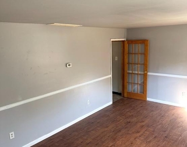 30 Chandler Street - Photo Thumbnail 2
