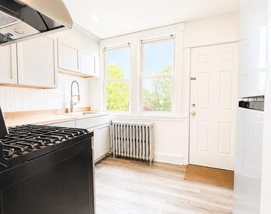 522 Main Street - Photo Thumbnail 14