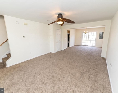 202 Carsons Court - Photo Thumbnail 4