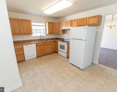 202 Carsons Court - Photo Thumbnail 10